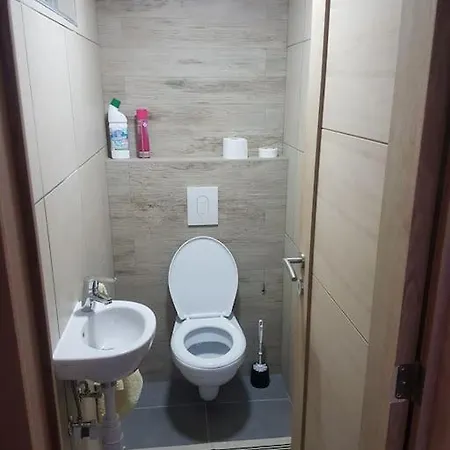 Appartement Slim's Cocoon House Next To Airport For 2a3 Pers