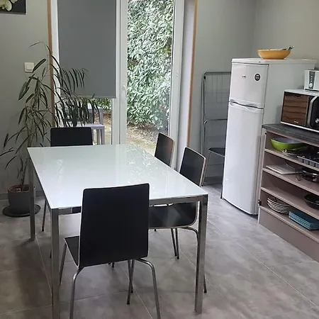 Διαμέρισμα Slim's Cocoon House Next To Airport For 2a3 Pers