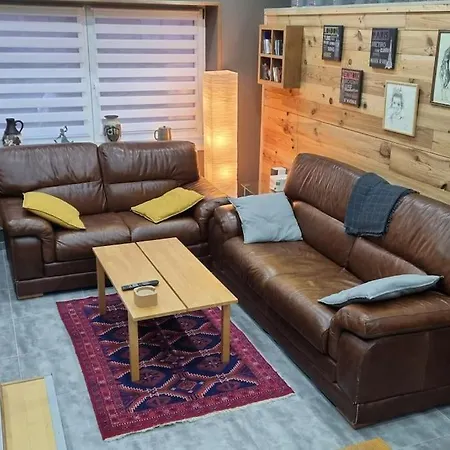 Slim's Cocoon House Next To Airport For 2a3 Pers *